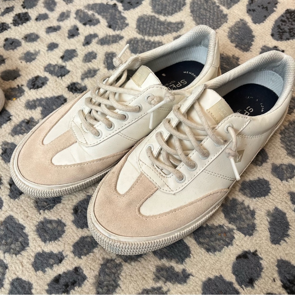 Sperry Women's Cream and Tan Sneakers